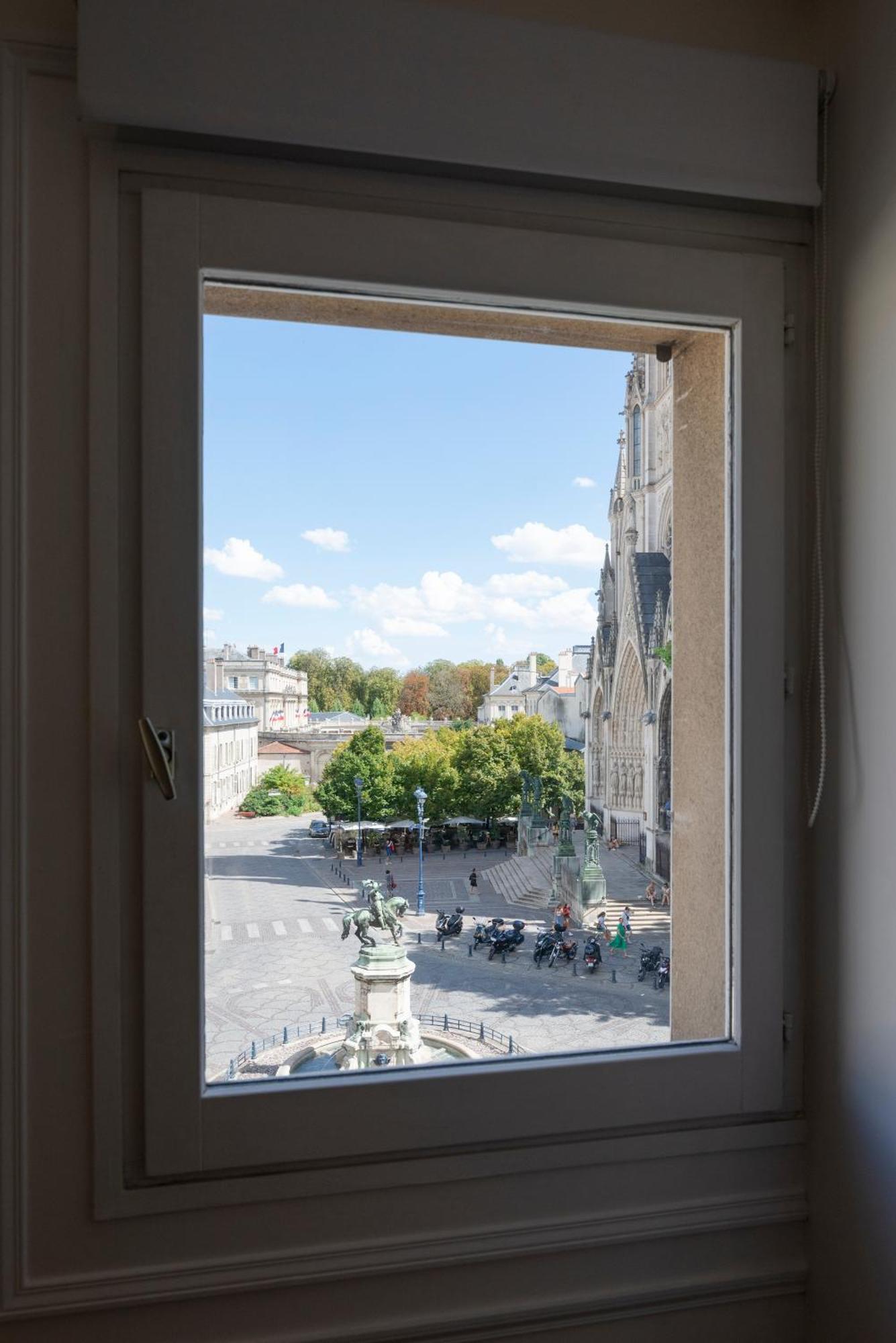 Le Precieux De Raoul Nancy Centre Avec Ascenseur Apartment Exterior photo